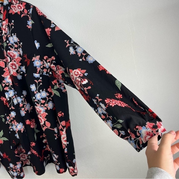 2/$25 Lane Bryant Black Floral Business Casual Lightweight Tie Front Blouse 18 - Picture 3 of 12